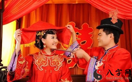 梦见自己化妆结婚
